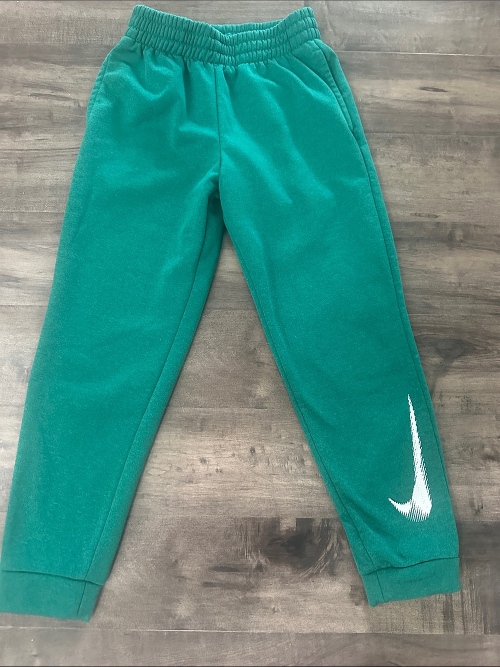 Nike Therma Fit joggers Big kid M
